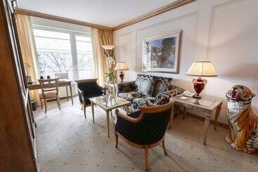 Bernstein Hotel Villa Kastania
