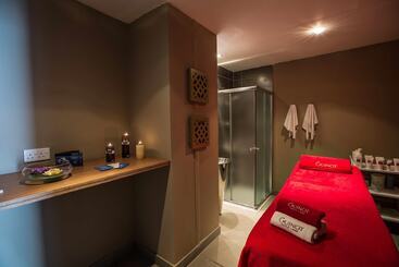 هتل Vrissiana Boutique Beach