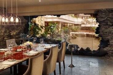 Hotel White Swan