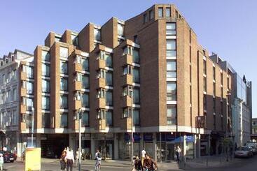 هتل Aquis Grana City