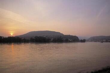 هتل Bellevue Rhein