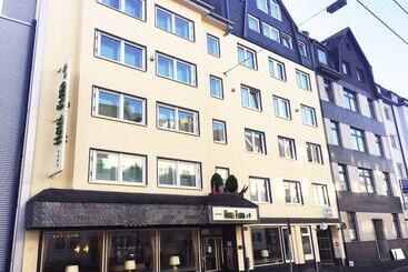 Otel Flora Düsseldorf