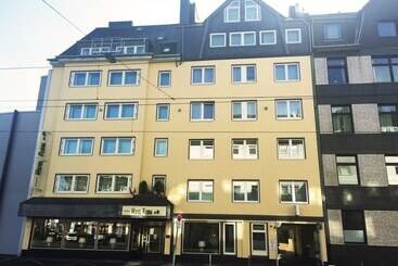 Otel Flora Düsseldorf