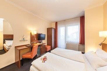 Otel Flora Düsseldorf