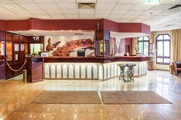 호텔 Golden Tulip Bielefeld