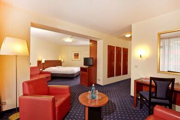 هتل Plaza Inn Goslar