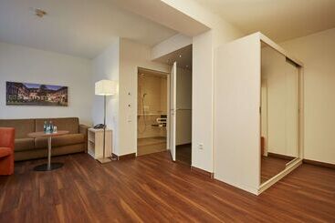 هتل Plaza Inn Goslar