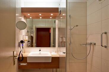 هتل Plaza Inn Goslar