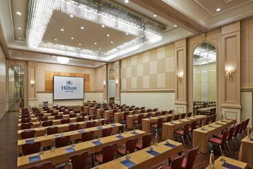 هتل Hilton Dusseldorf