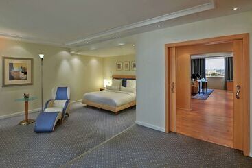 هتل Hilton Dusseldorf