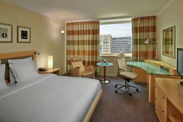 هتل Hilton Dusseldorf