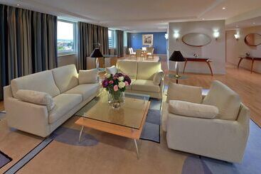 هتل Hilton Dusseldorf