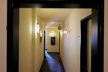 هتل Konigshof The Arthouse