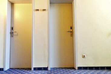 هتل Konigshof The Arthouse