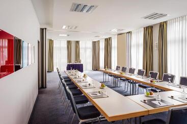 هتل Landhaus Carstens