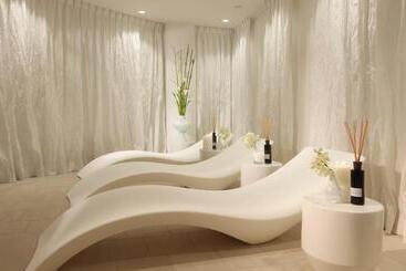 Lindner Hotel Cologne City Plaza, Part Of Jdv By Hyatt