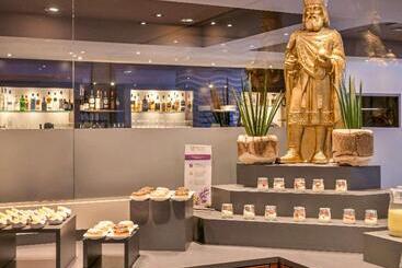 هتل Mercure  Aachen Europaplatz