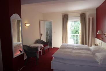 Akzent Hotel Berg S Alte Bauernschänke  Wellness Und Wein