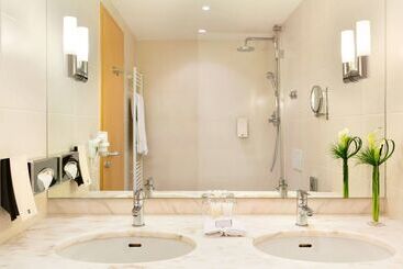 هتل Dolce By Wyndham Bad Nauheim