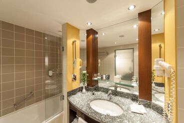 هتل Essential By Dorint Frankfurt Niederrad
