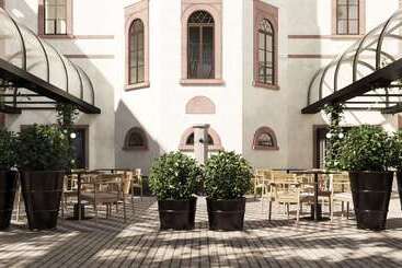 בית מלון כפרי Hilton Heidelberg