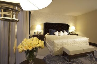 هتل Hilton Frankfurt Gravenbruch
