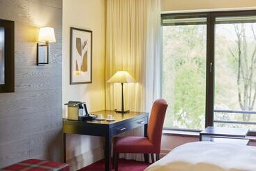 هتل Hilton Frankfurt Gravenbruch