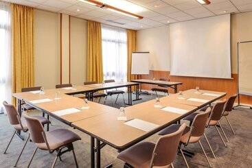 هتل Vienna House Easy by Wyndham Frankfurt Airport