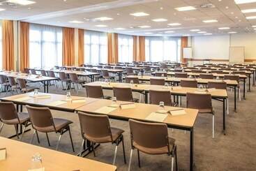 هتل Vienna House Easy by Wyndham Frankfurt Airport
