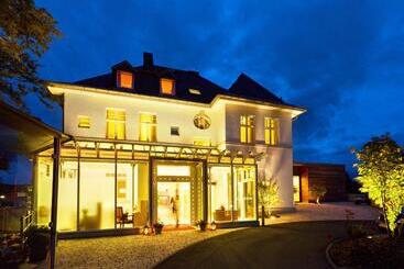 هتل Villa Hügel