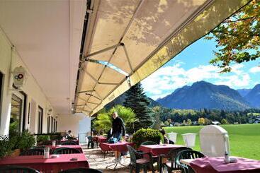 هتل Cafe Fuggerhof