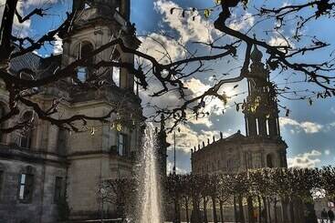 هتل Hilton Dresden An Der Frauenkirche