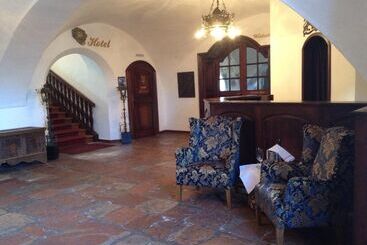 בית מלון כפרי Klostergasthof Raitenhaslach