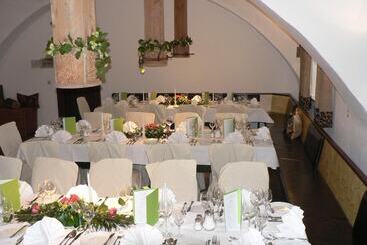 בית מלון כפרי Klostergasthof Raitenhaslach