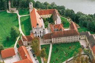 בית מלון כפרי Klostergasthof Raitenhaslach
