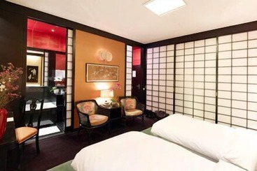 Hotel Opera