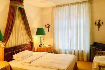 Hotel Opera