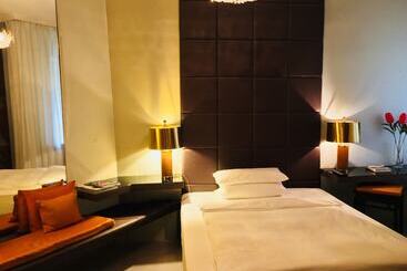 Hotel Opera