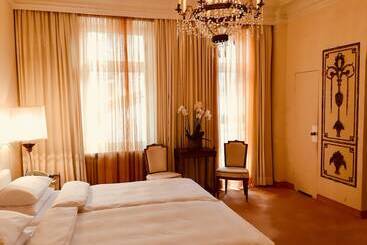 Hotel Opera