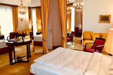 Hotel Opera