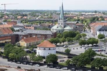 هتل Frederikshavn