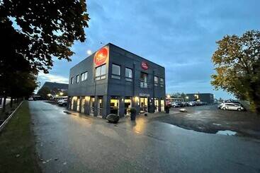 هتل Herning