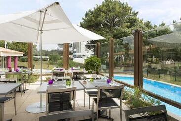 هتل Hôtel Valdys Thalasso & Spa   Les Pins