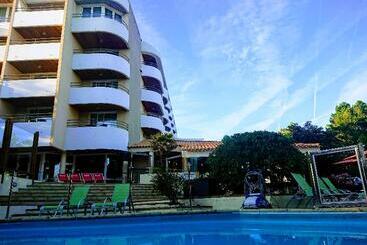 هتل Hôtel Valdys Thalasso & Spa   Les Pins