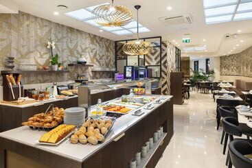 Отель Best Western Plus Hôtel Massena Nice