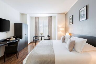 Отель Best Western Plus Hôtel Massena Nice