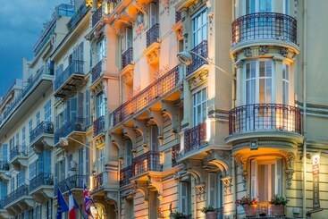 Отель Best Western Plus Hôtel Massena Nice