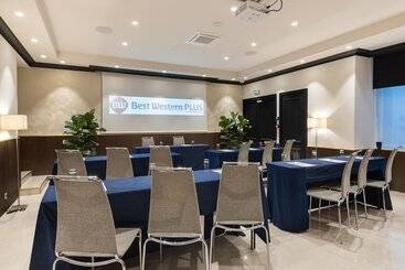 Отель Best Western Plus Hôtel Massena Nice