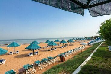 هتل Bm Beach