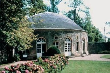 هتل Château De Bazeilles